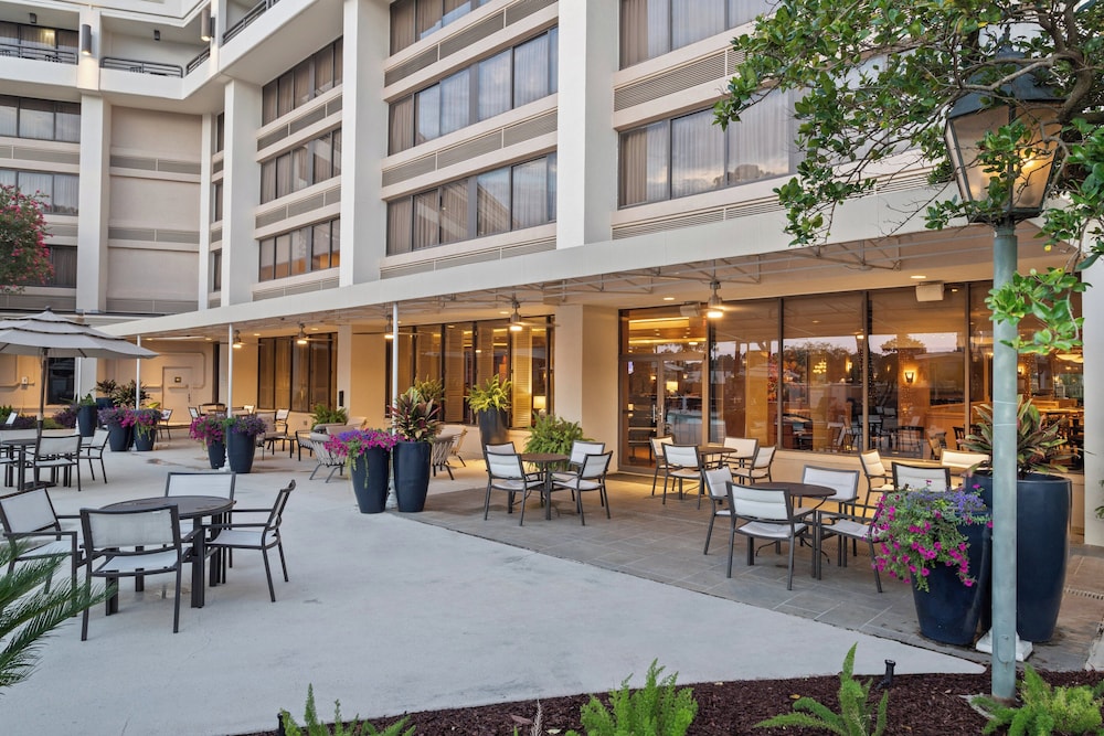 Crowne Plaza Executive Center Baton Rouge by IHG - photo 82