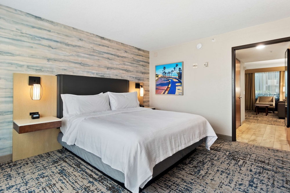 Embassy Suites by Hilton Anaheim South - photo 6