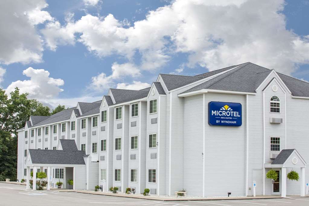 Microtel Inn & Suites By Wyndham Gassaway Sutton - photo 2
