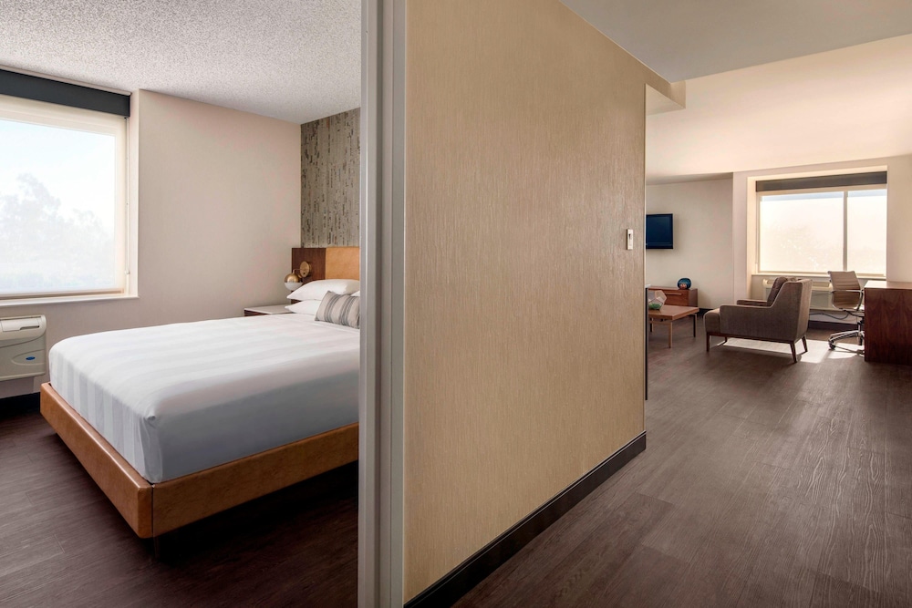 Fullerton Marriott at California State University - photo 12