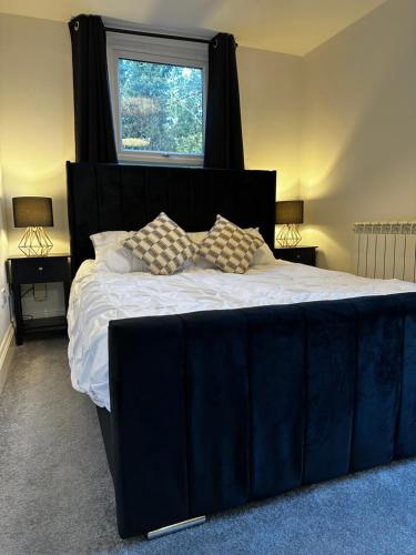 Entire Apartment boutique king size bed near Town Centre — 4-Star Luxury Hotel in Colchester, United Kingdom