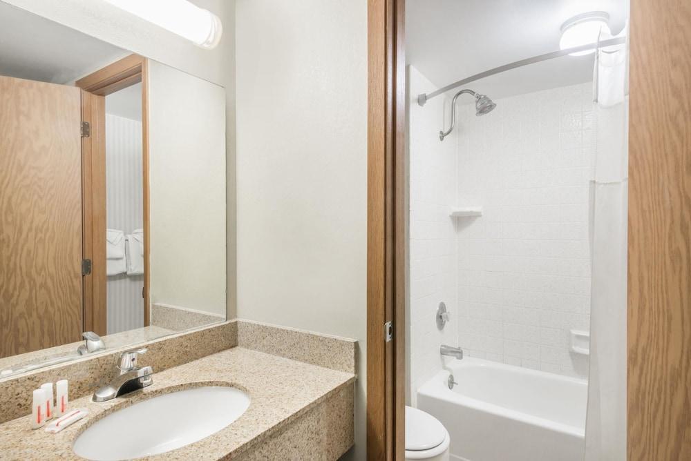 Ramada by Wyndham Xenia - photo 7