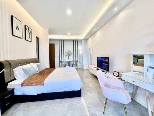 Imperio Studio 2pax bathub tvbox attari game City — 4-Star Luxury Hotel in Malacca, Malaysia