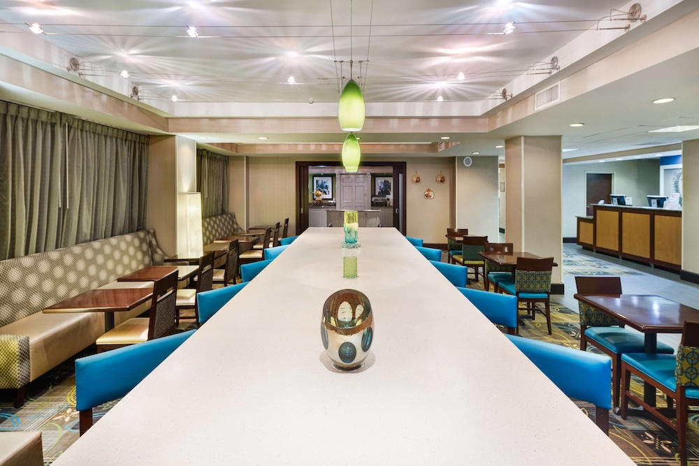 Hampton Inn Atlanta Perimeter Center - photo 23
