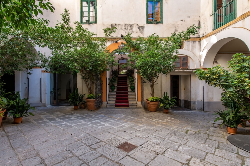 Palazzo De Gregorio Apartments — 4-Star Luxury Hotel in Palermo, Italy