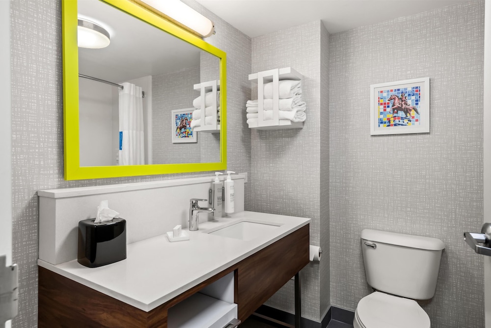 Hampton Inn & Suites Richmond Virginia Center - photo 25