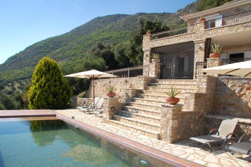 Old Olive house — 4-Star Luxury Hotel in Zacharo, Greece