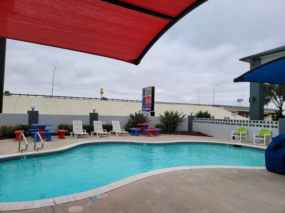 Texas Inn & Suites Raymondville - photo 58