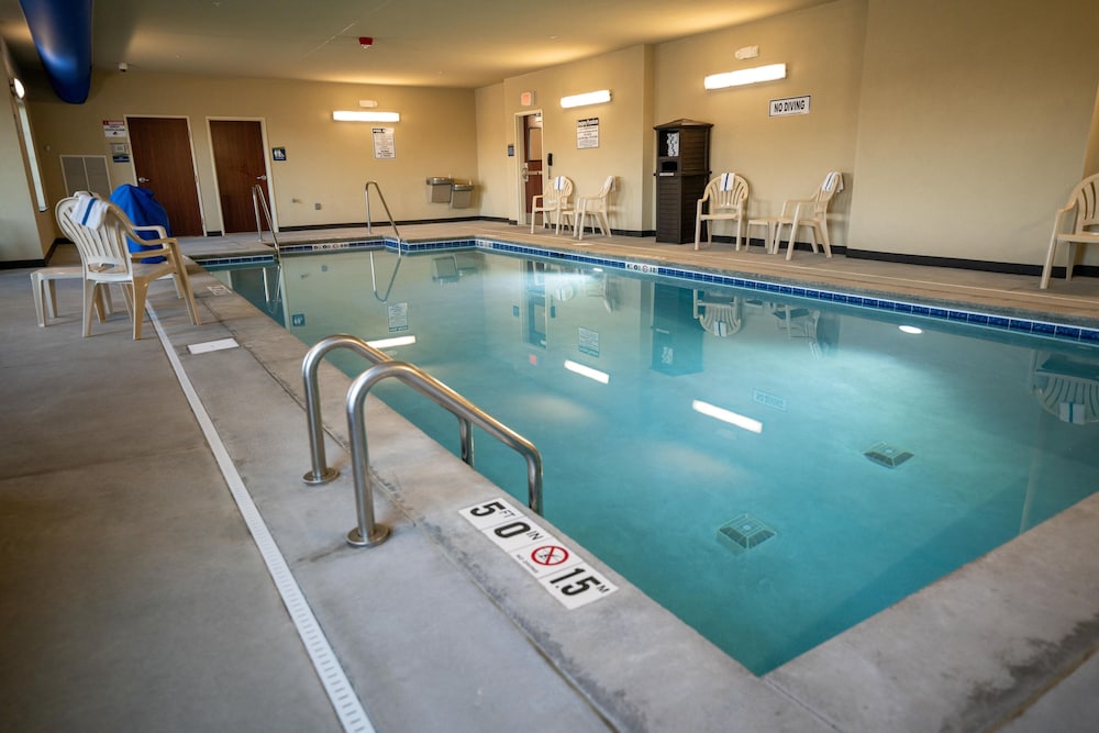 Cobblestone Hotel & Suites Lamar - photo 61
