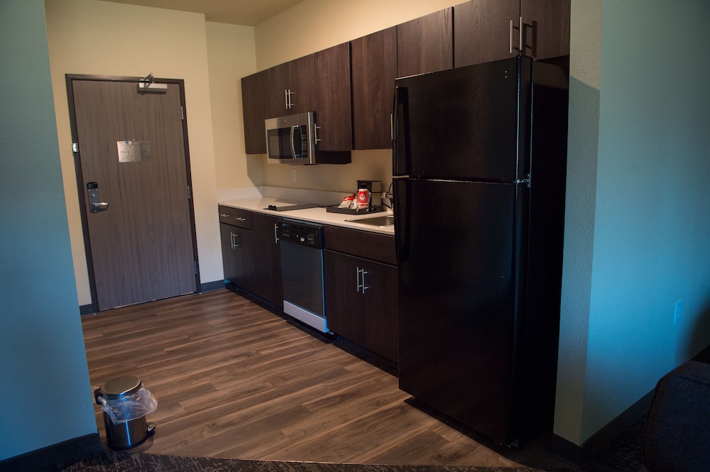 Cobblestone Inn & Suites Forest City - photo 18