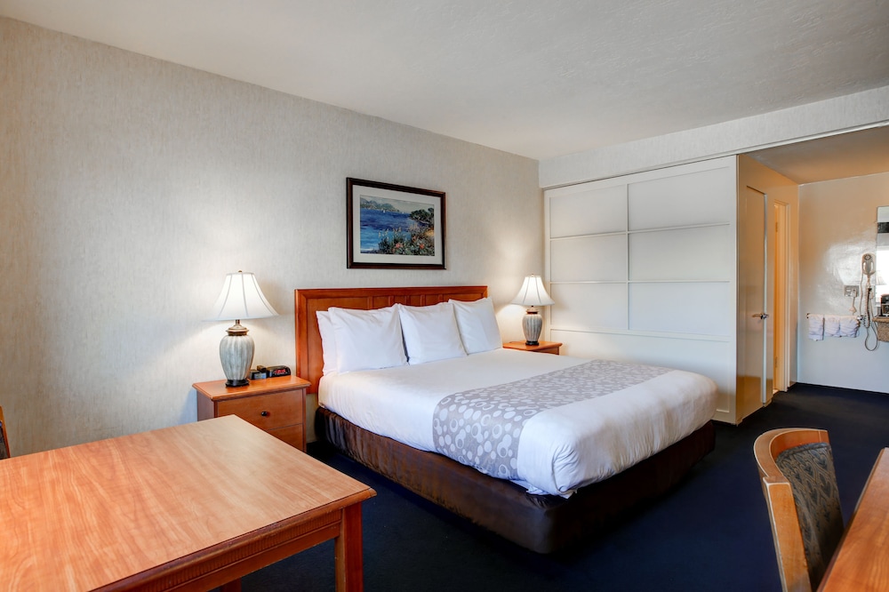 Newport Channel Inn Near Huntington State Beach - photo 12
