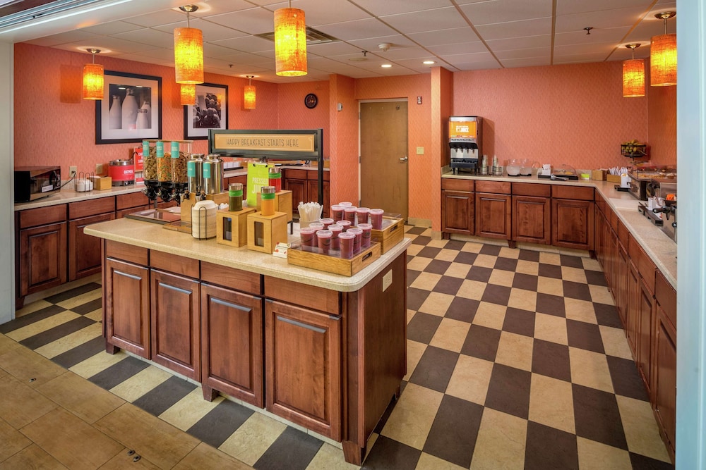 Hampton Inn & Suites Binghamton Vestal - photo 31