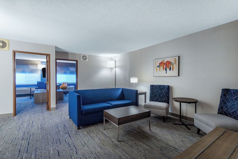 Holiday Inn Express & Suites Vadnais Heights by IHG - photo 29