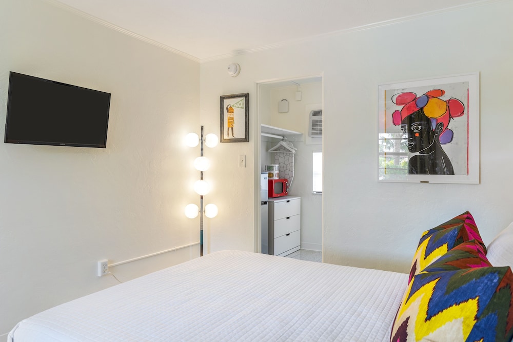 Sunset Inn & Cottages - photo 21