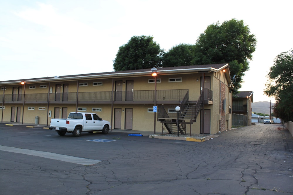 Menifee Inn - photo 13
