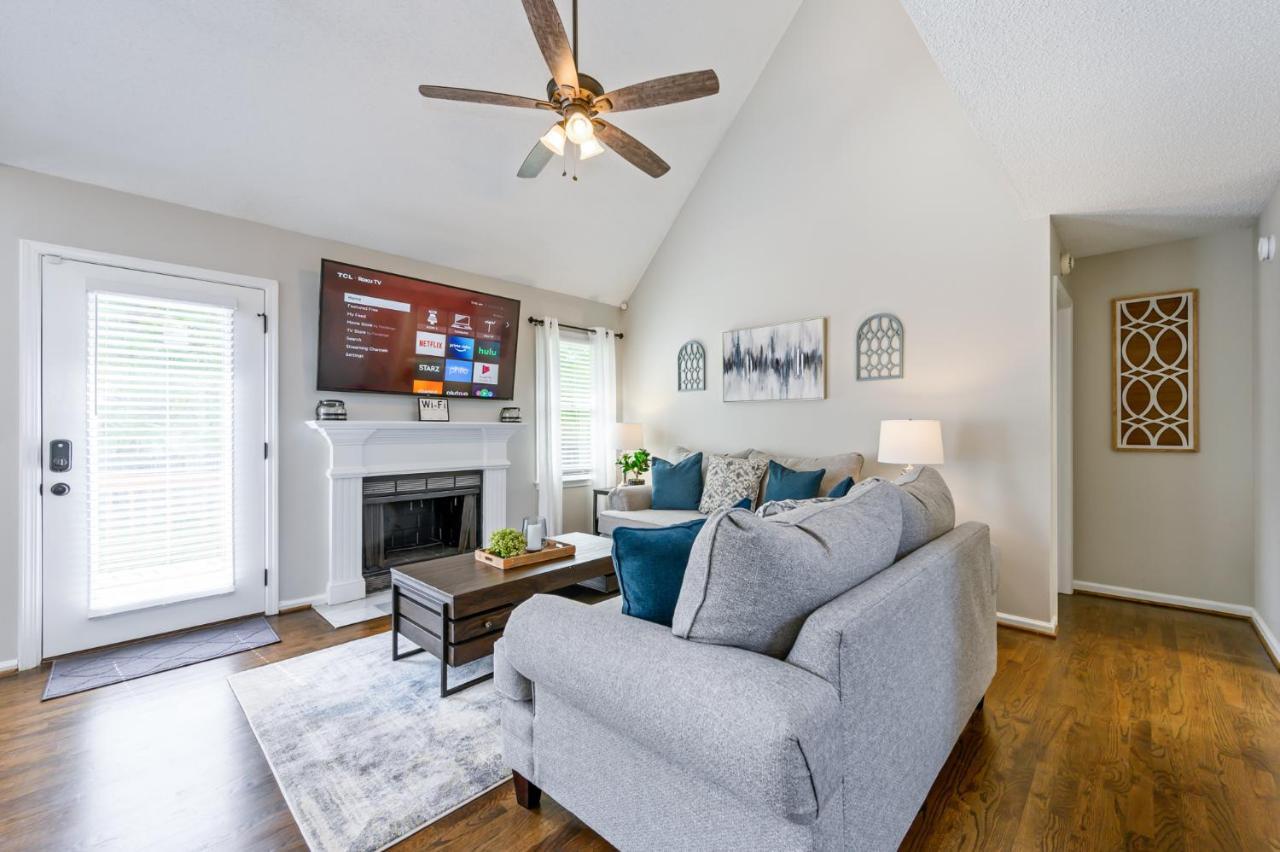 Fully Fenced Stylish 3br Near Lakepoint Sports — Cartersville