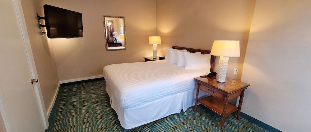 Butterfly Grove Inn - photo 27