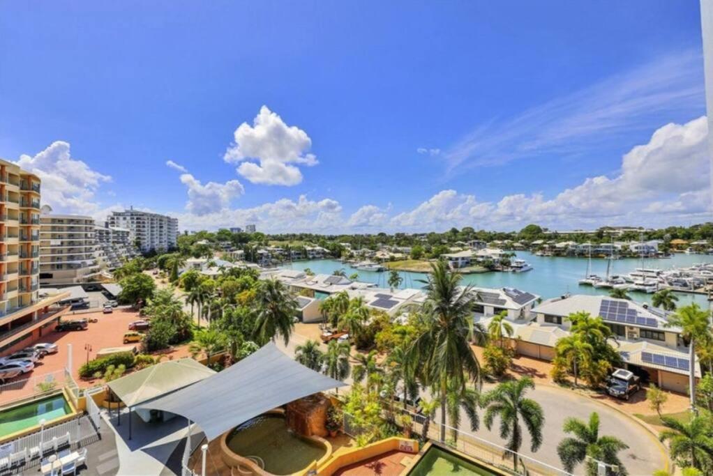 Marina Magic 2 Bed 2 Bath apt Stunning Views — 4-Star Luxury Hotel in Larrakeyah, Australia