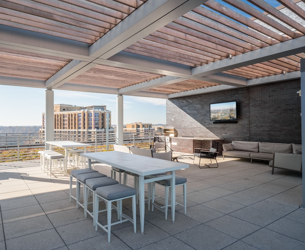 Global Luxury Suites Crystal City - photo 147