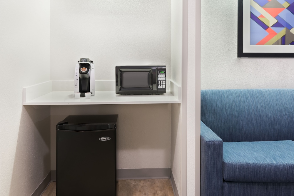 Holiday Inn Express & Suites Nearest Universal Orlando by IHG - photo 19