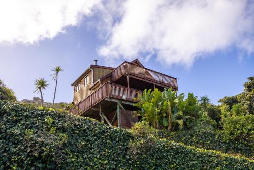 Peaceful Mountain Home with Views over False Bay
