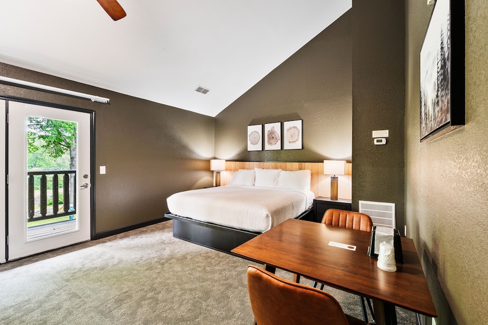 Tremont Lodge & Resort - photo 111