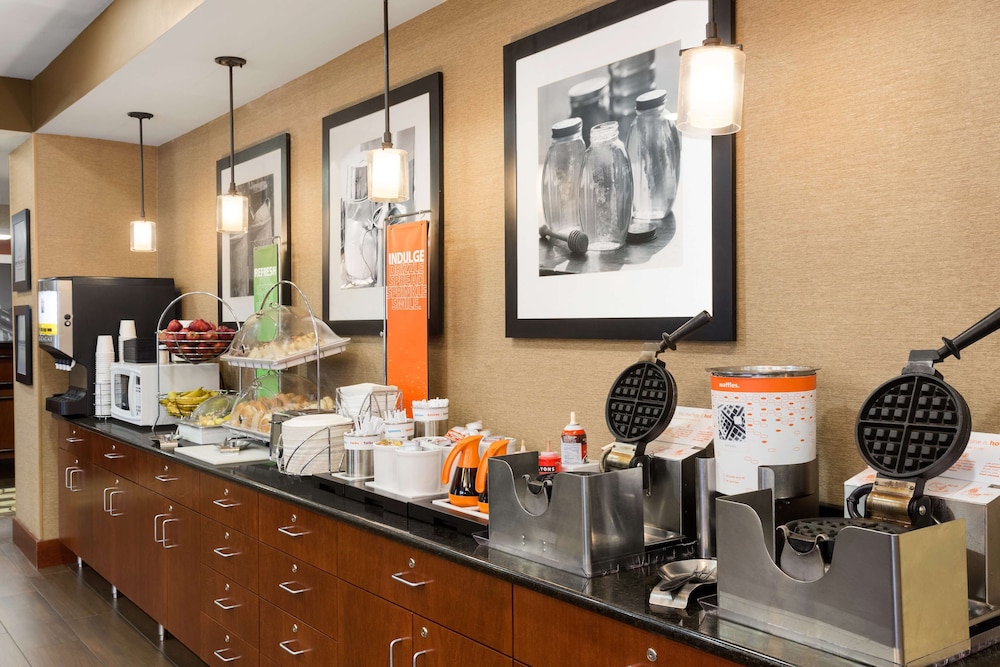 Hampton Inn Wichita East - photo 21