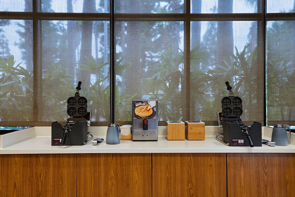 SpringHill Suites Anaheim Maingate - photo 38