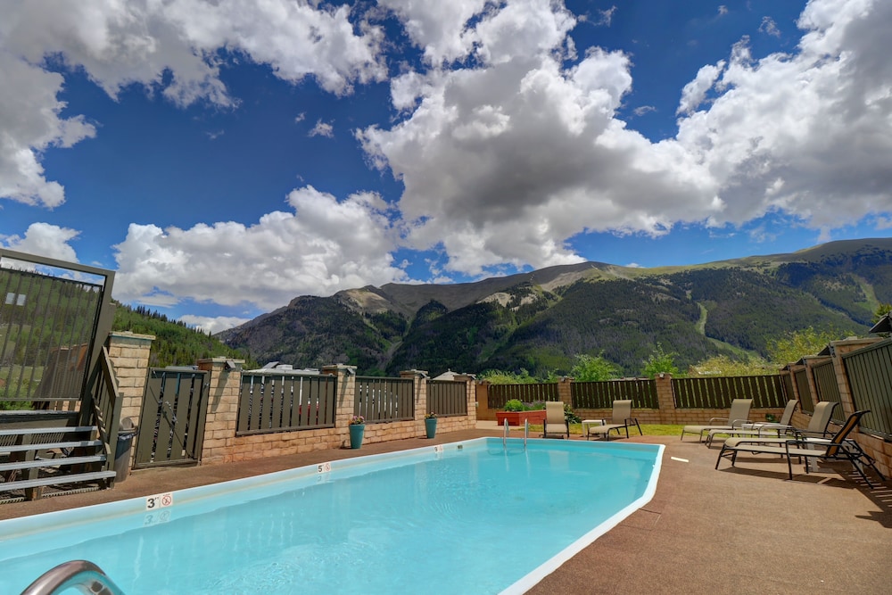 Heated Pool Ski In Walk Out Perfect Hotel Room CV210A by Redawning - photo 8