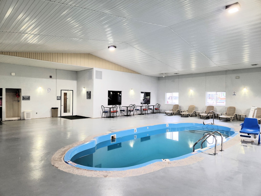 Super 8 by Wyndham Parsons - photo 24