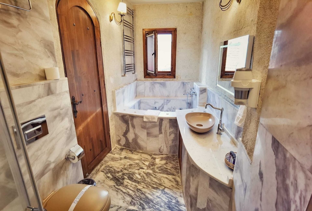 La Perla Cave Hotel — Uerguep — photo 2