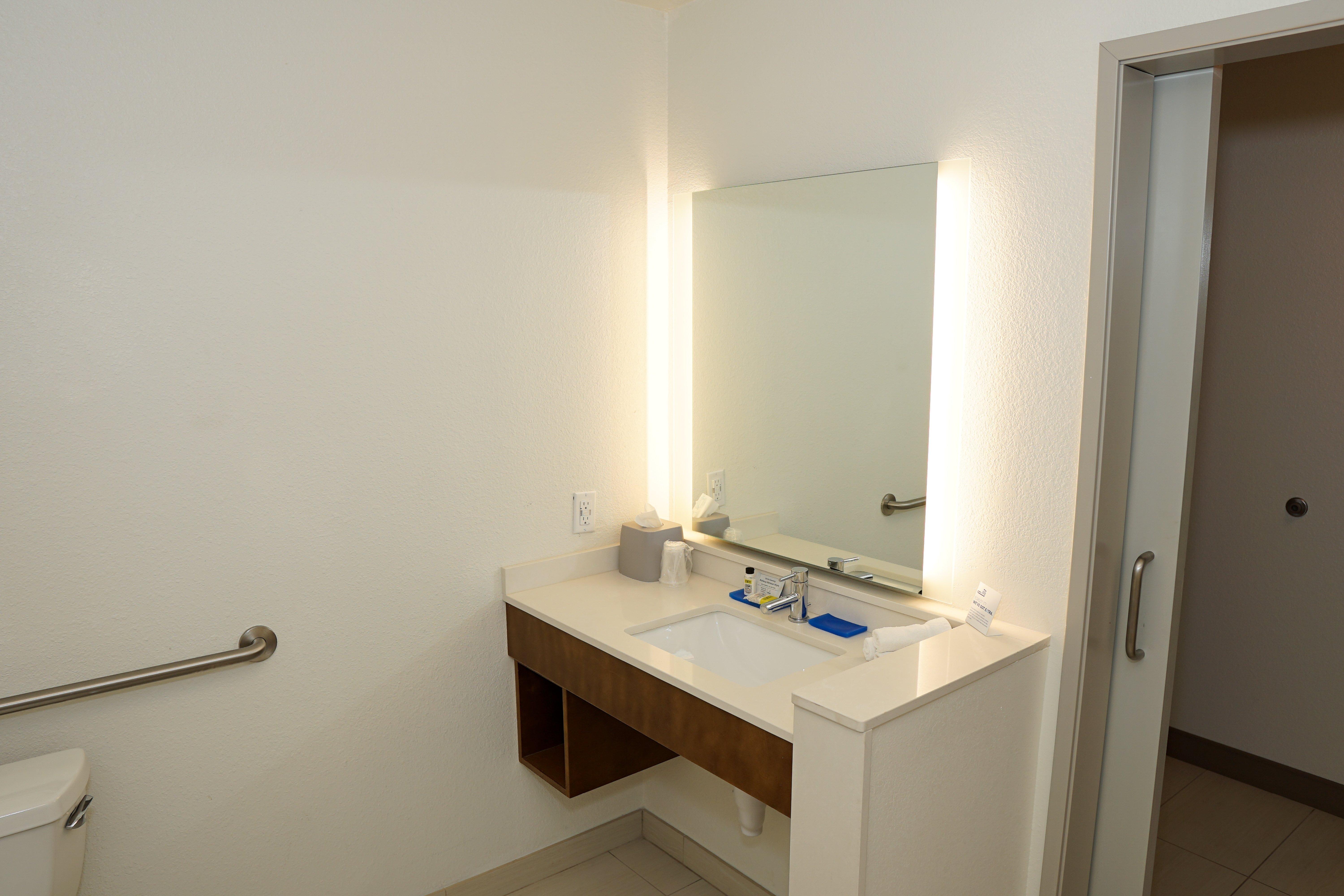 Holiday Inn Express & Suites Denver Aurora Medical Campus - photo 10