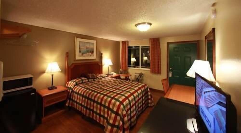 Executive Motel - photo 4