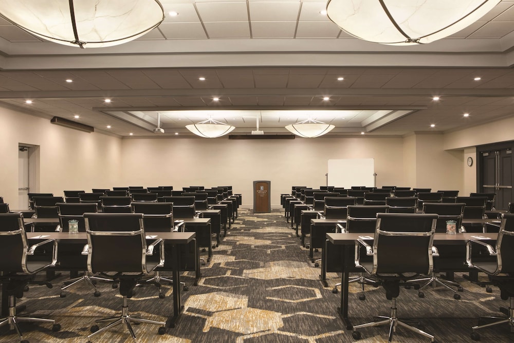 Embassy Suites by Hilton Richmond - photo 39