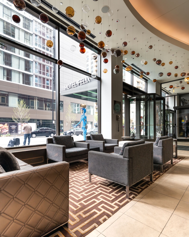 Hotel Felix River North Magnificent Mile - featured photo