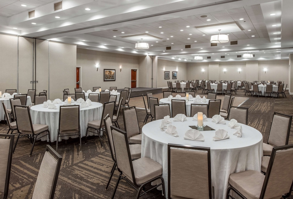 Hilton Garden Inn Dallas Allen - photo 29