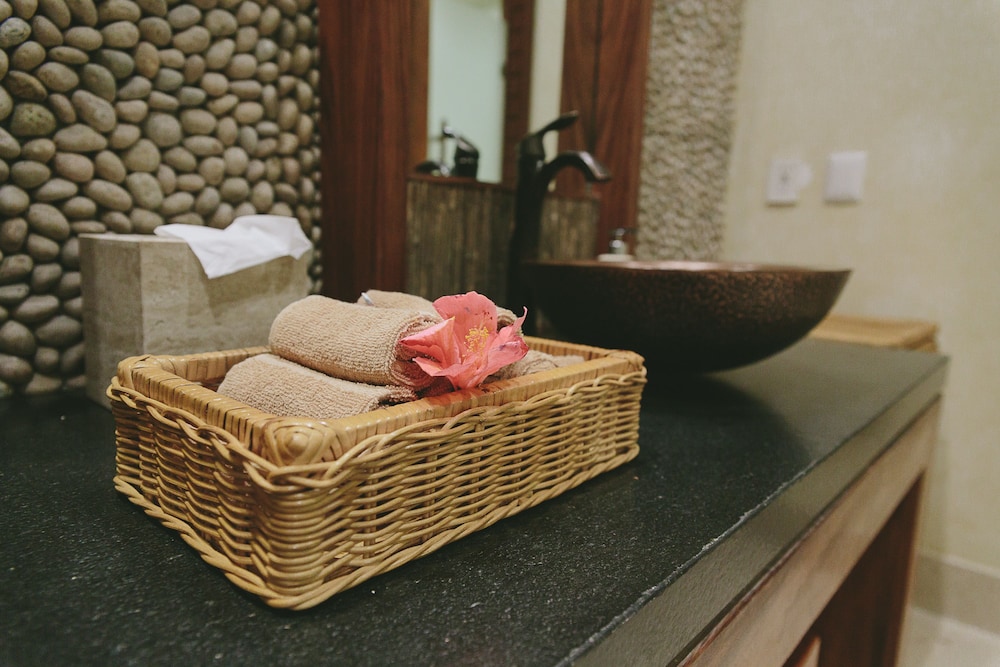 Bathroom amenities