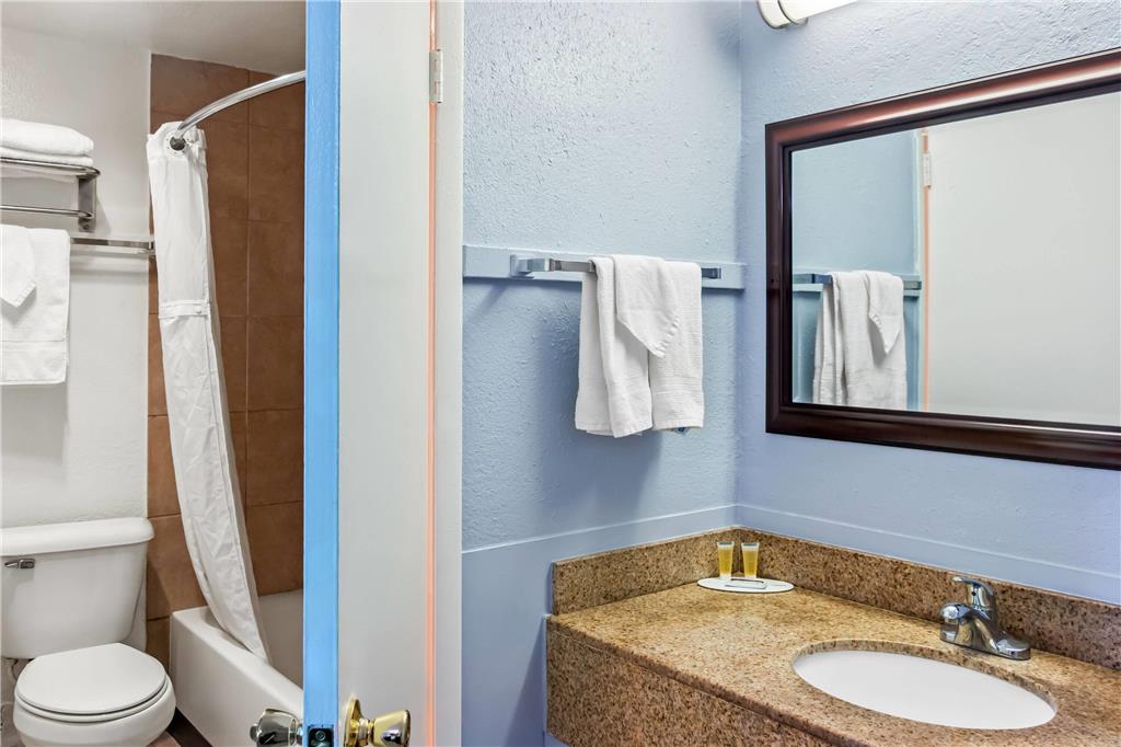 Travelodge by Wyndham Las Vegas NM - photo 16