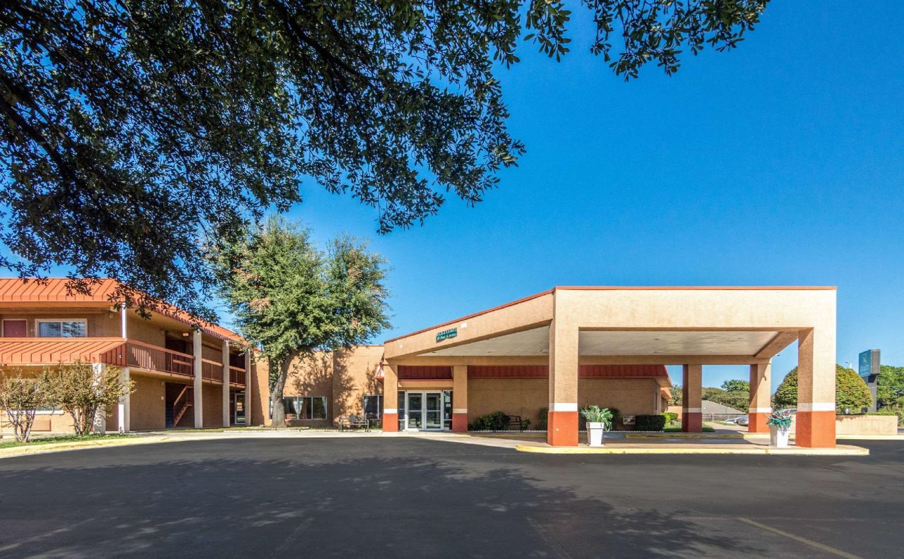 Texas Inn & Suites — hotel in Denton