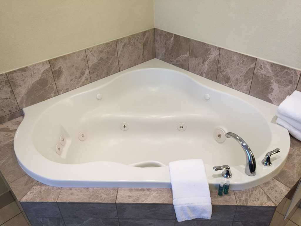 Best Western Plus Reading Inn & Suites - photo 67