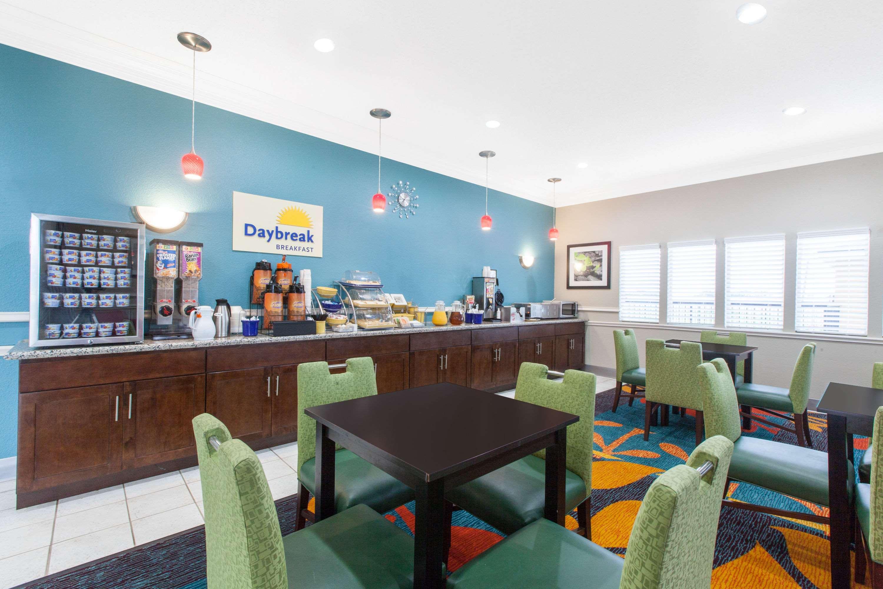 Days Inn by Wyndham Ennis - photo 22