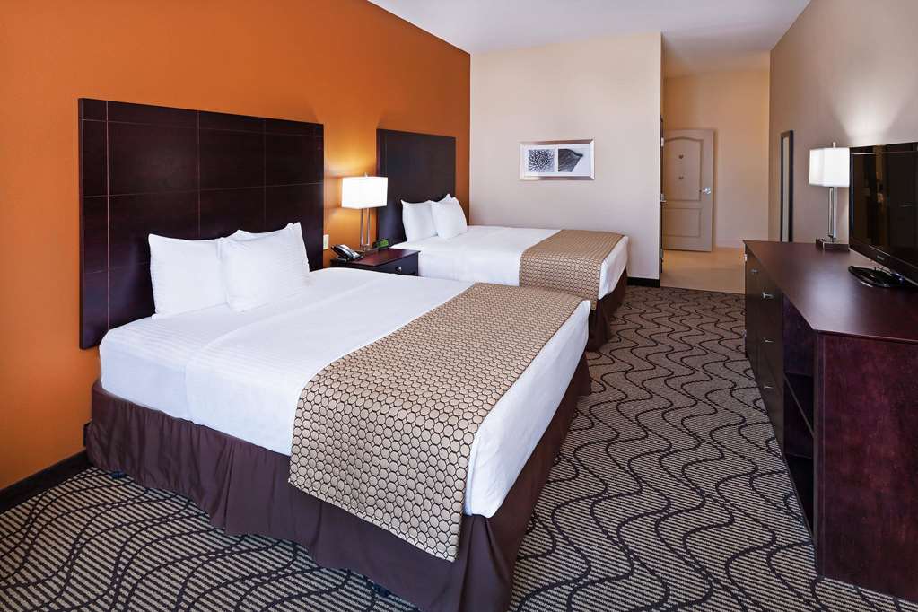 La Quinta Inn & Suites by Wyndham Marshall - photo 10