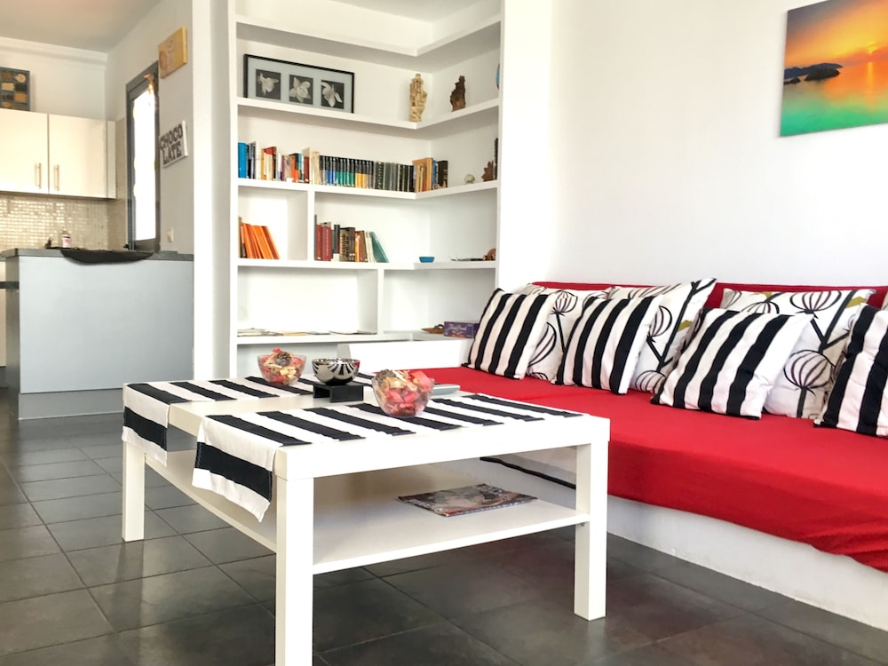 Famara Sunshine — 4-Star Luxury Hotel in Teguise, Spain