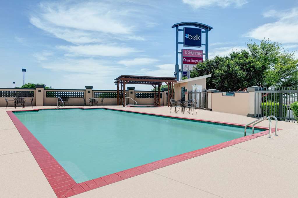 La Quinta Inn & Suites by Wyndham Weatherford - photo 10