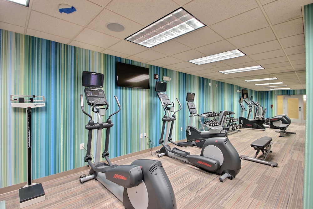 Holiday Inn Express Hotel & Suites Milwaukee Airport by IHG - photo 71