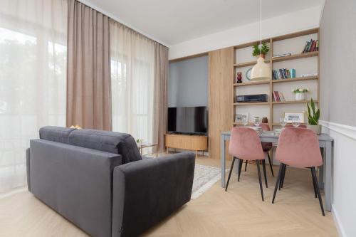 Charming One Bedroom Apartment with Air Conditioning in the Capital by Noclegi Renters — 4-Star Luxury Hotel in Warsaw, Poland