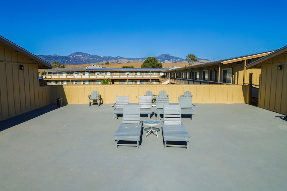 Silver Surf Motel - photo 118