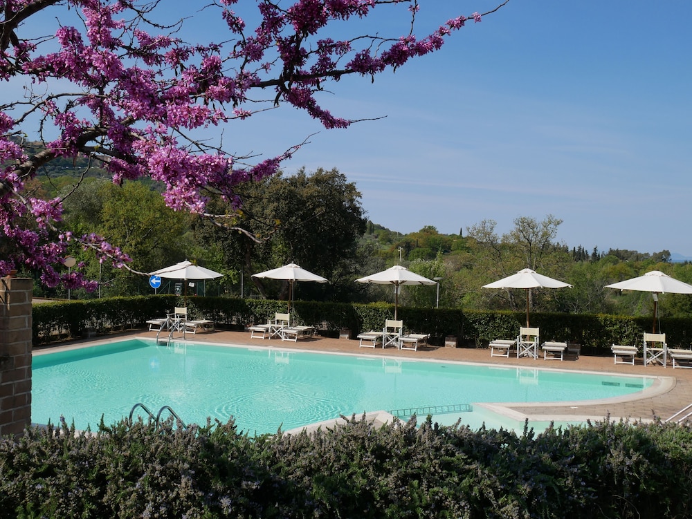 Borgo Etrusco S.p.A. — 4-Star Luxury Hotel in Scarlino, Italy