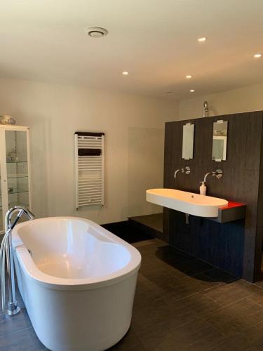 Mas Carita in Cabannes, France