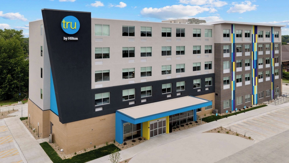 Tru by Hilton Lincoln East - photo 32